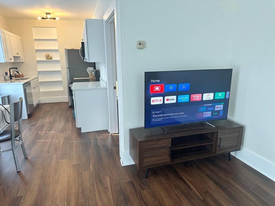 Апартаменты Cedar Street Retreat - Unit D Сент-Огастин Экстерьер фото
